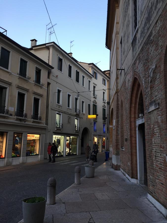 Portico Oscuro Deluxe Apartment - Centro Citta Treviso Buitenkant foto