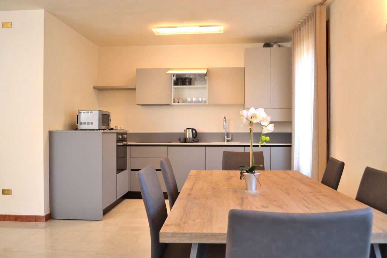 Portico Oscuro Deluxe Apartment - Centro Citta Treviso Buitenkant foto