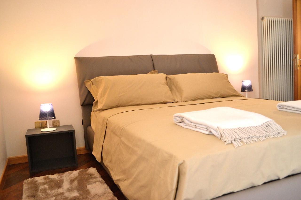 Portico Oscuro Deluxe Apartment - Centro Citta Treviso Buitenkant foto