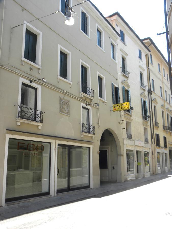 Portico Oscuro Deluxe Apartment - Centro Citta Treviso Buitenkant foto