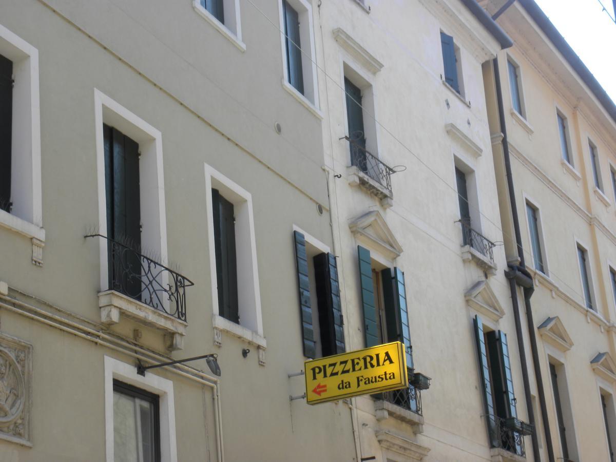 Portico Oscuro Deluxe Apartment - Centro Citta Treviso Buitenkant foto