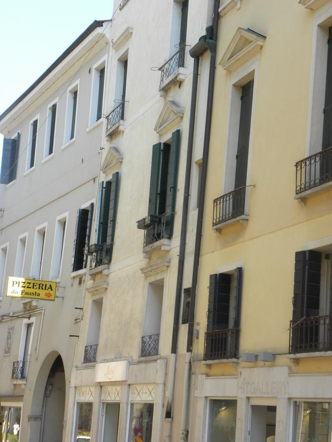 Portico Oscuro Deluxe Apartment - Centro Citta Treviso Buitenkant foto