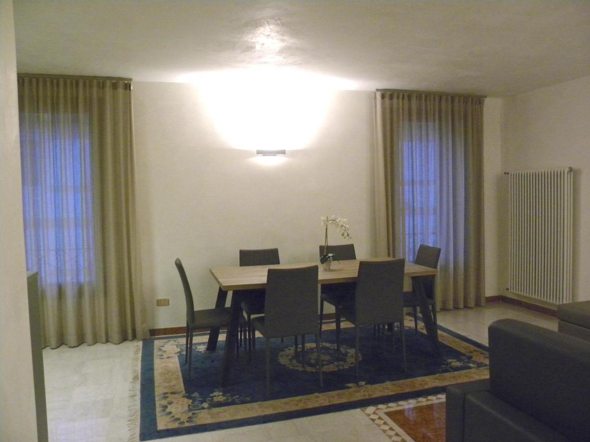Portico Oscuro Deluxe Apartment - Centro Citta Treviso Buitenkant foto